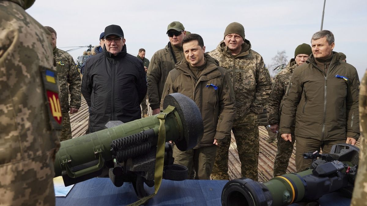 Zelenskyj žádá o schůzku s Putinem, Kreml ho posílá na Donbas